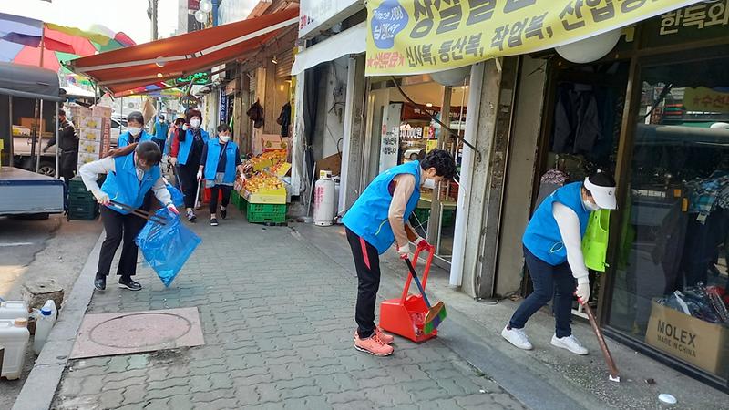 4여기도_번쩍,_저기도_반짝…석남2동_통장자율회가_떴다!__(2).jpg 이미지