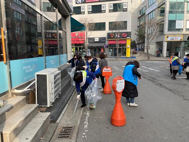 5‘주민참여’로_깨끗한_마을을···불로대곡동,_클린업데이__(2).jpg 이미지
