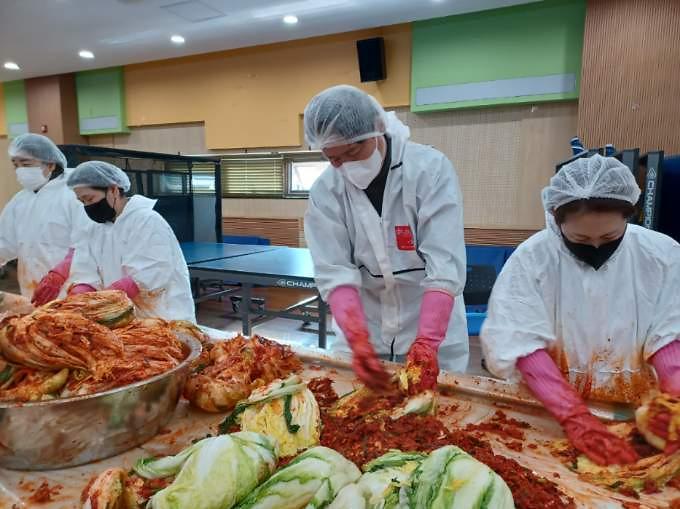 6청라2동,_한국서부발전과_함께_하는_‘정성가득_김장김치_지원’__(2).jpg 이미지
