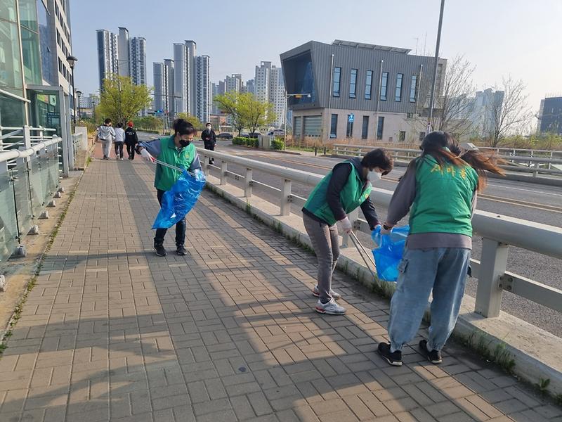 6청라3동_새마을부녀회,_‘모두가_한뜻으로’_마을_환경정비_펼쳐__(1).jpg 이미지