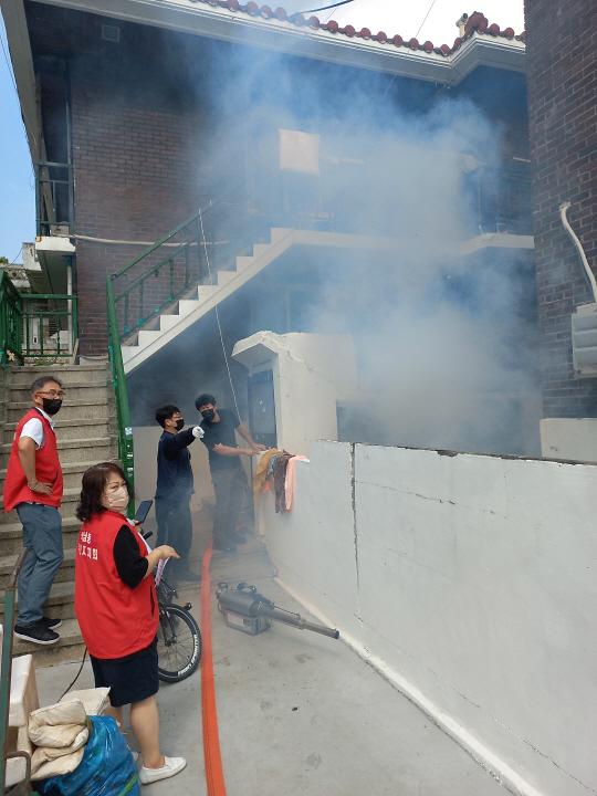 6석남2동_주민자치회,_수해_가구에_사랑과_온기_나눔__(2).jpg 이미지