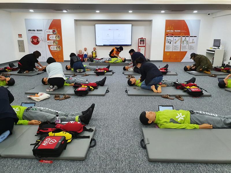 7가정2동_통장자율회,_‘인천국민안전체험관’_찾아_응급처치_체험__(2).jpg 이미지