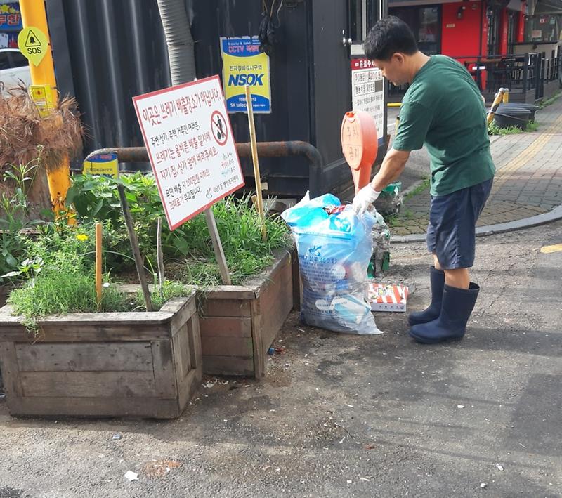 8석남1동_신석로_상인회,_깨끗한_우리동네_만들기_대작전!__(1).jpg 이미지
