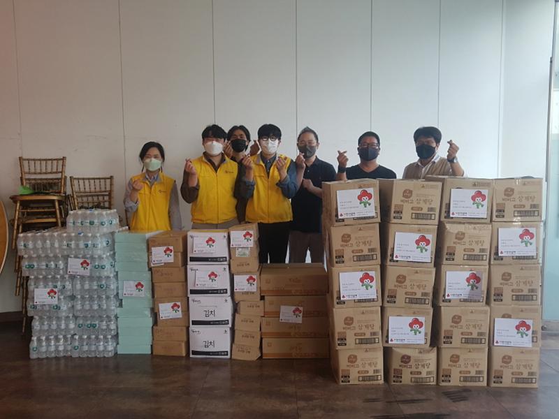 9CJ프레시웨이-(주)진도에스에프_후원으로_함께한_마전동_협의체_‘초복맞이’_삼계탕_나눔_.jpg 이미지