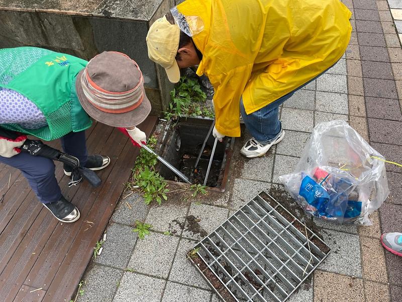 11청라1동,_‘쾌적한_여름_보내자’_50명_참여해_마을_환경정비__(1).jpg 이미지