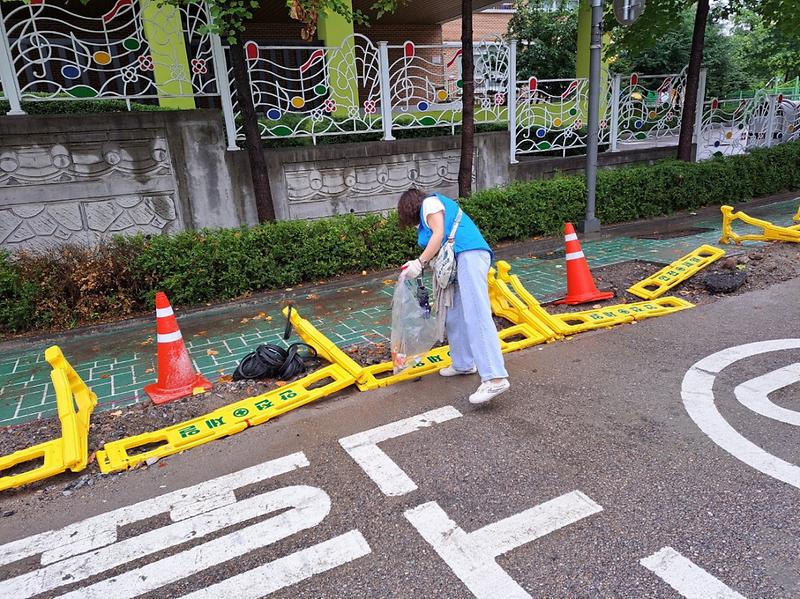 11청라1동,_‘쾌적한_여름_보내자’_50명_참여해_마을_환경정비__(2).jpg 이미지