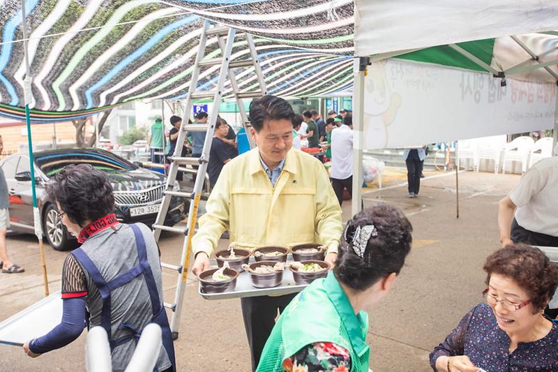 11가정3동_새마을부녀회,_‘사랑의_삼계탕_대접’__(2).jpg 이미지