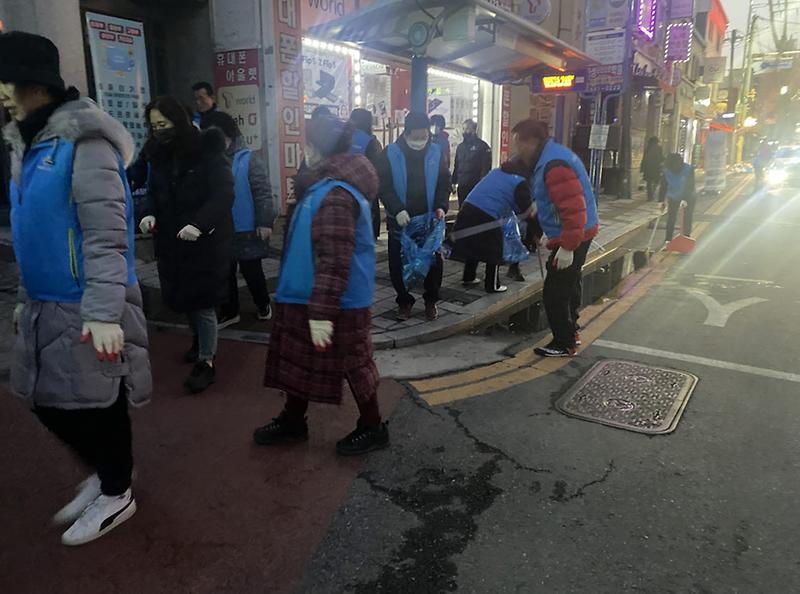 13가좌1동_통장자율회_‘12월_클린업데이’행사_개최(2).jpg 이미지
