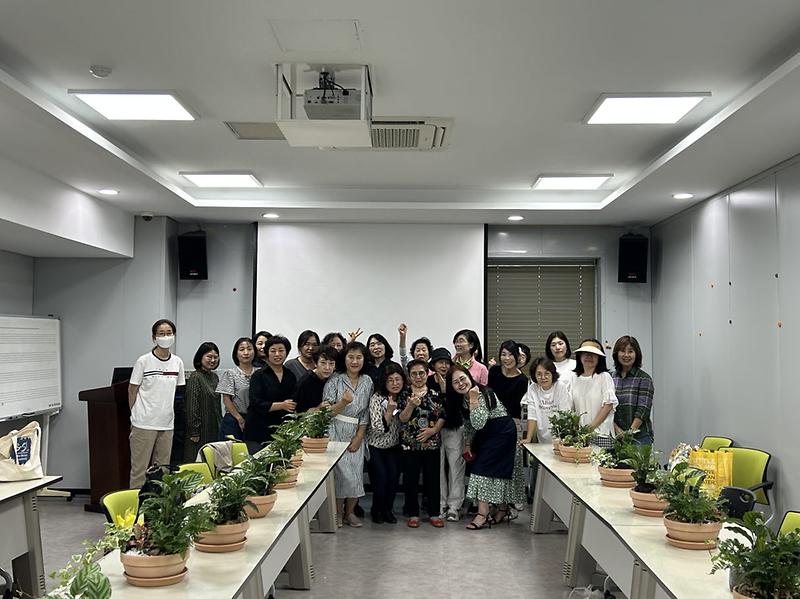 14청라2동_주민자치회,_주민과_함께하는_힐링원예수업_개최(2).jpg 이미지