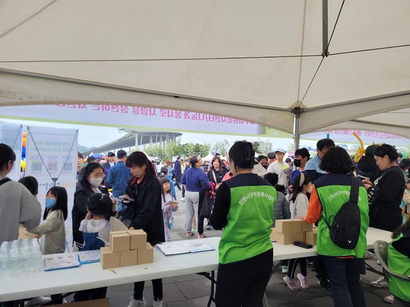 15서구자원봉사센터,_지역행사장서_‘재능기부_봉사활동’_펼쳐_‘호응’__(2).jpg 이미지