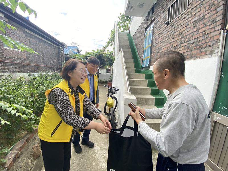 19가정1동_지역사회보장협의체,_추석_명절_지원_사업_실시(2).jpg 이미지