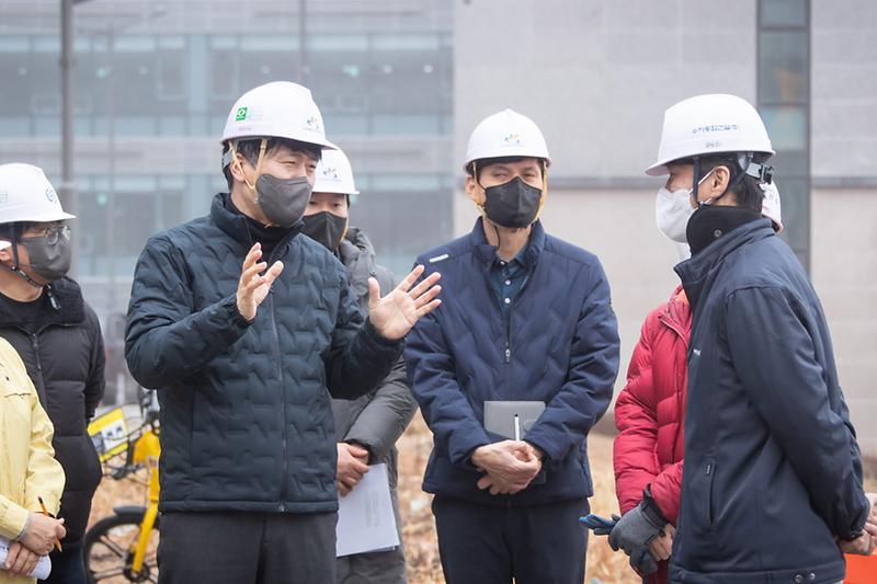 1강범석_서구청장,_중대재해예방_위한_공사_현장점검_나서__(3).jpg 이미지