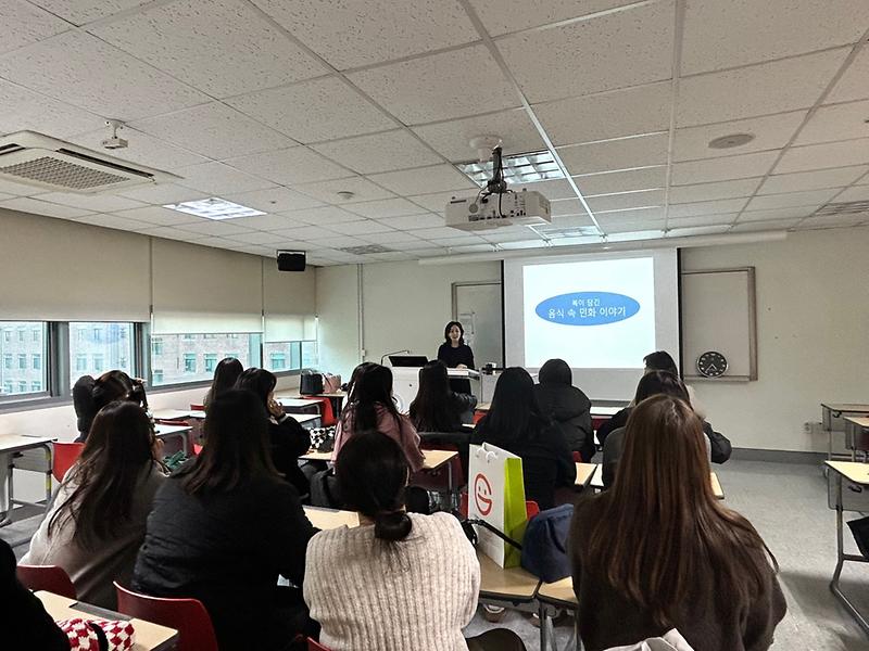 1인천서구_어린이·사회복지급식관리지원센터_음식_속_민화이야기_실시(2).jpg 이미지