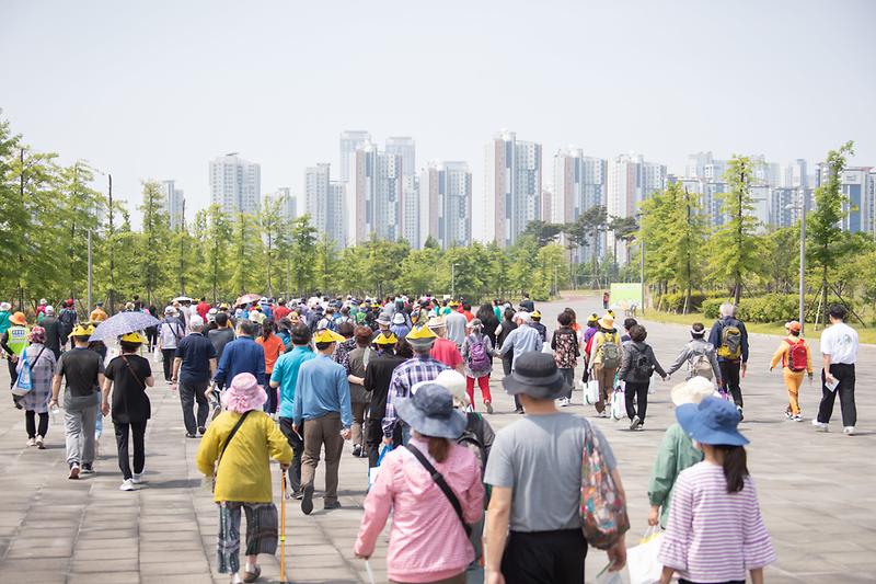 1서구,_“함께해요_치매예방!,_누리세요_건강100세!”__(4).jpg 이미지