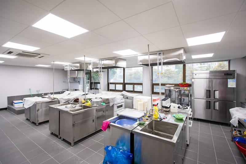 2_서구,_가좌4동_주민자치회,_가재울_공유부엌_현판식_개최(1).jpg 이미지