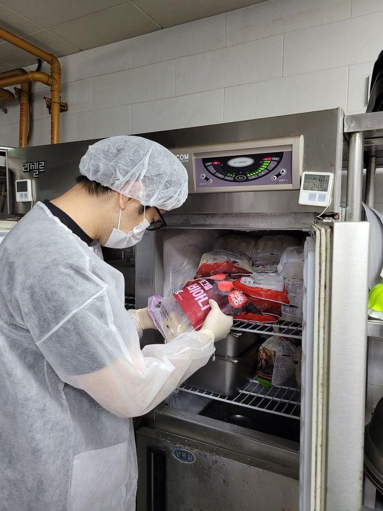 3서구,_‘식중독_발생_현장대응_모의훈련’_펼쳐__(1).jpg 이미지