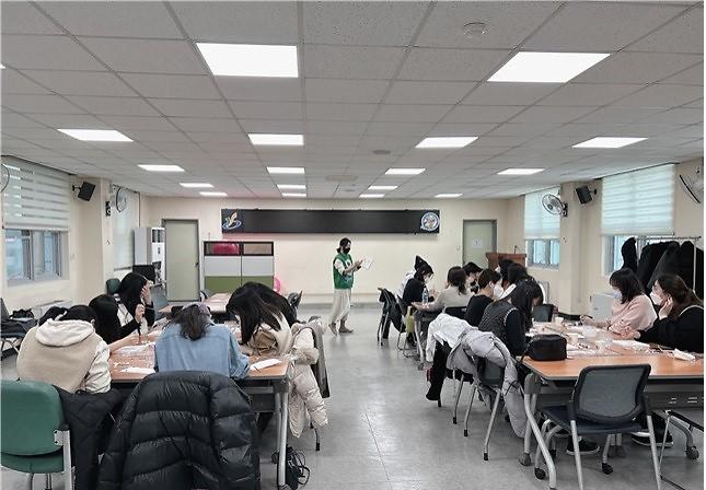 3서구보건소,_“태교_교실,_예비엄마들_사이서_‘인기만점’”_.jpg 이미지