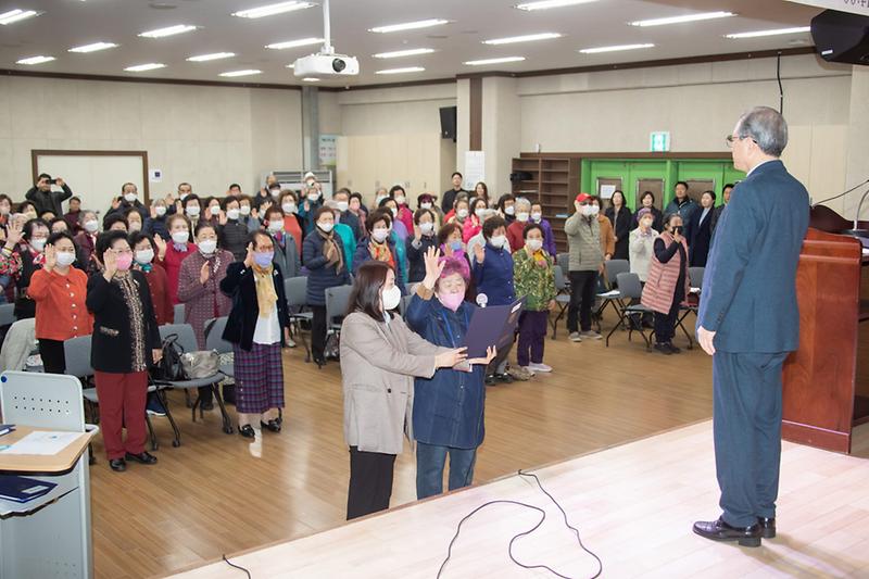 4‘우리도_새내기_대학생’_서구노인대학_입학식_열려__(1).jpg 이미지