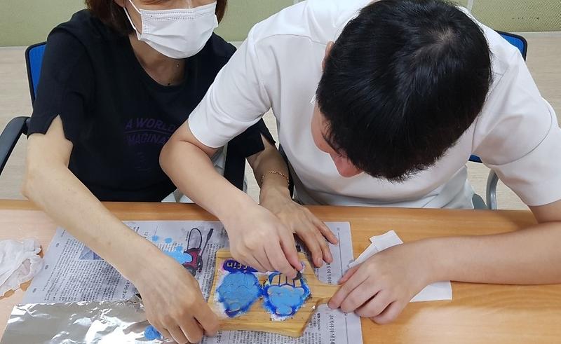 4인천_서구보건소,_장애인_공예_교실_운영(3).jpg 이미지