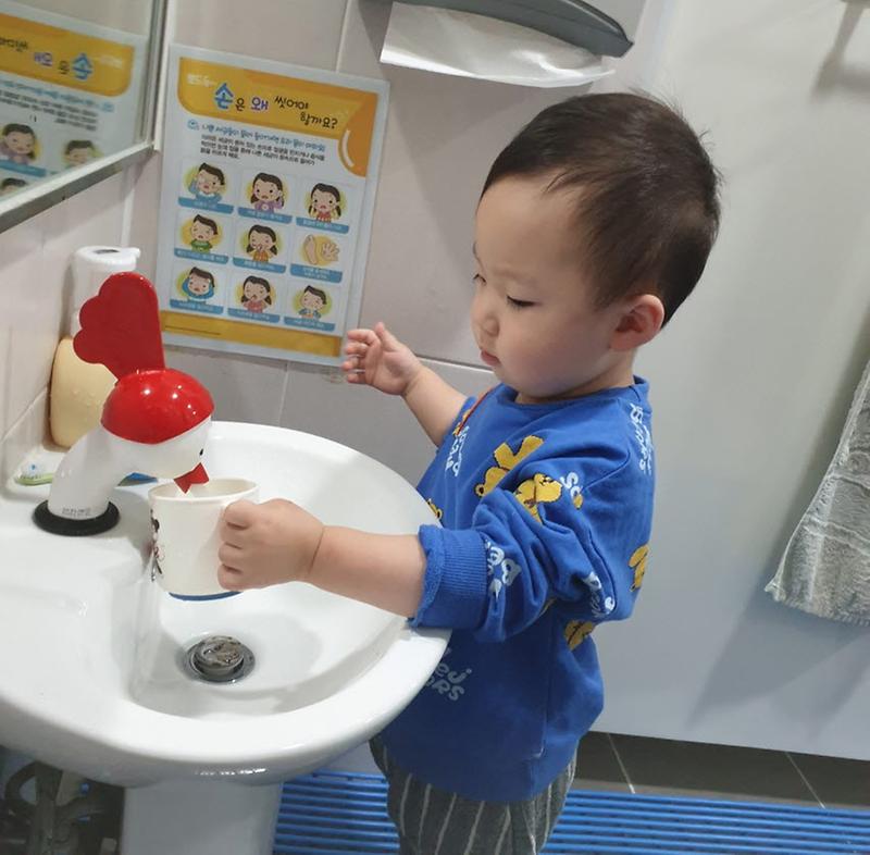 4인천서구검단_어린이급식관리지원센터,_탄소_발자국_줄이기_챌린지_실시(2).jpg 이미지