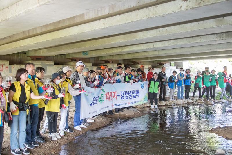 4서구자원봉사센터,_하천_생태계_복원행사_추진(3).jpg 이미지