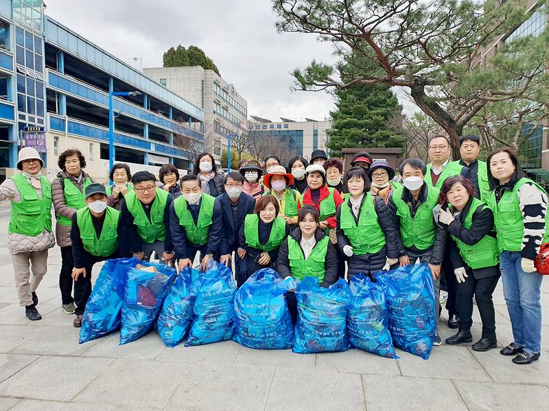 5민주평통_서구협의회,_봄_맞아_환경정화_활동__(2).jpg 이미지