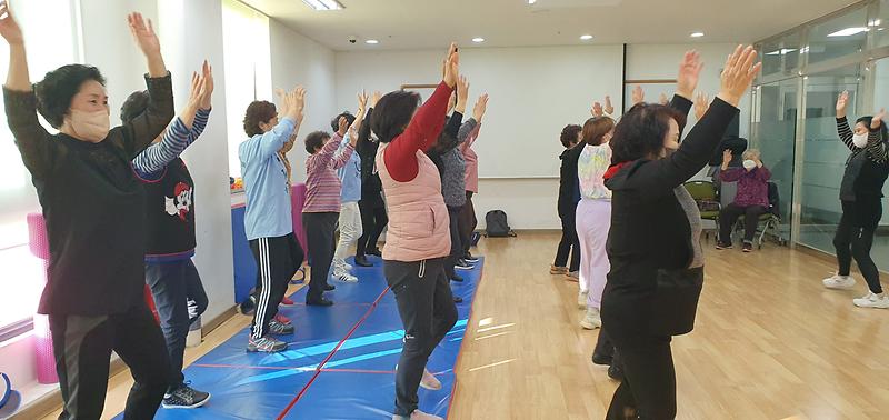 5석남건강생활지원센터,_‘웃음_건강_운동교실’_참가자_모집_.jpg 이미지