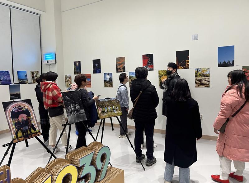 6서구,_발달장애청년들의_전지적작가시점,_스마트폰_사진전_나의_하루_개최(2).jpg 이미지