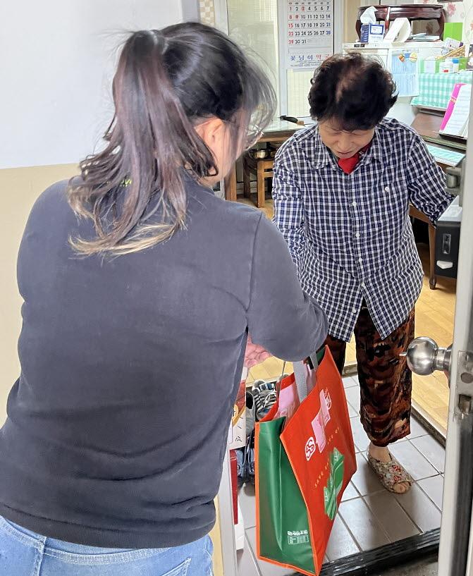 7가좌2동_주민자치회_사랑의_반찬_나눔_봉사_실시(2).jpg 이미지