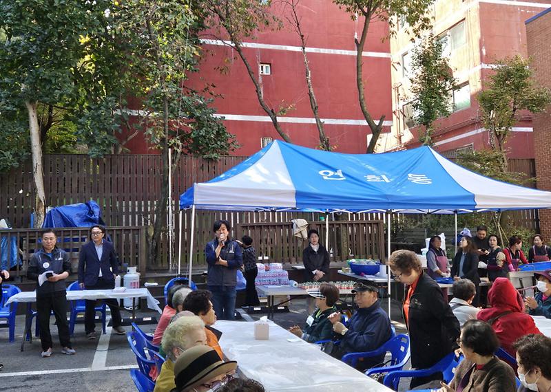 7연희동_주민자치회,_자장면_나눔_봉사_개최(3).jpg 이미지