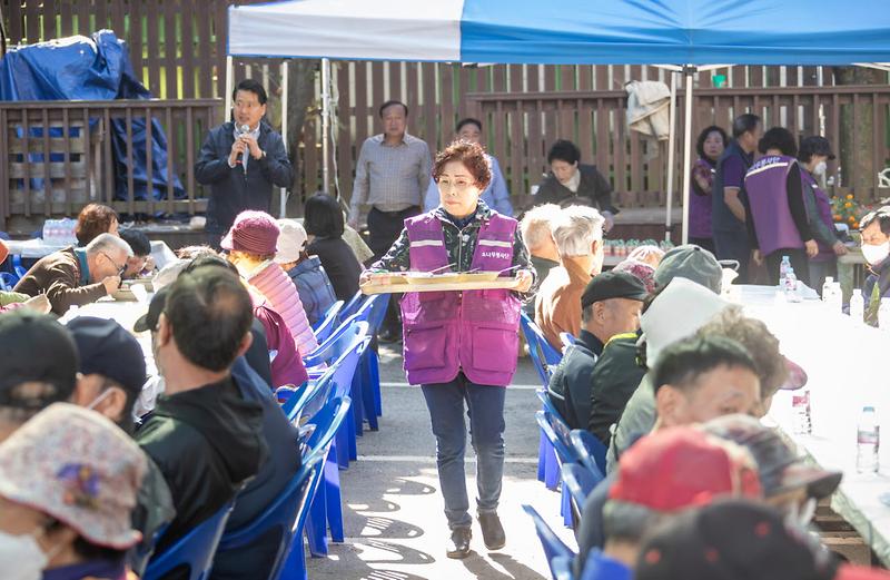 7연희동_주민자치회,_자장면_나눔_봉사_개최(4).jpg 이미지