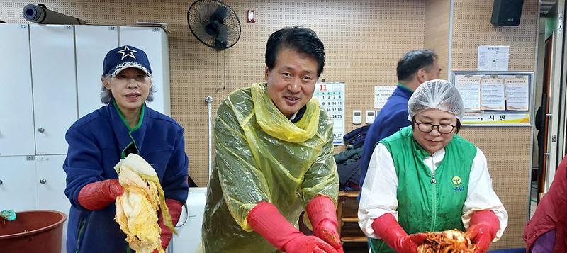 8가좌1동_새마을부녀회,_김장나눔_행사(1).jpg 이미지