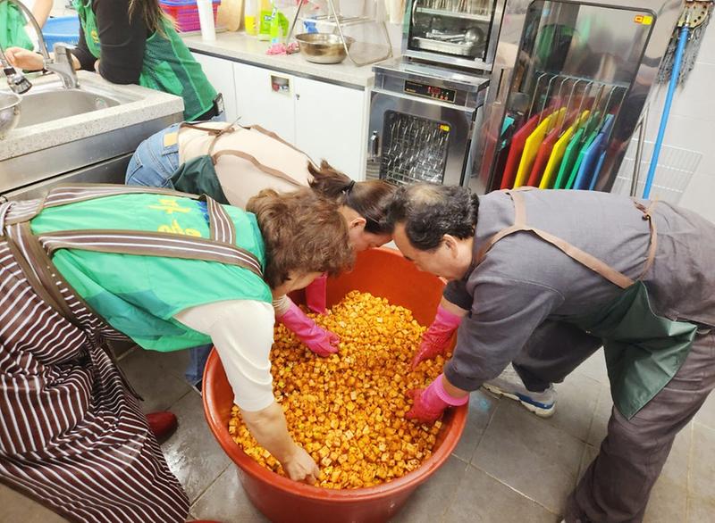 8가좌2동_새마을부녀회,_원적로_상인회_지역공동체_협업사업(2).jpg 이미지