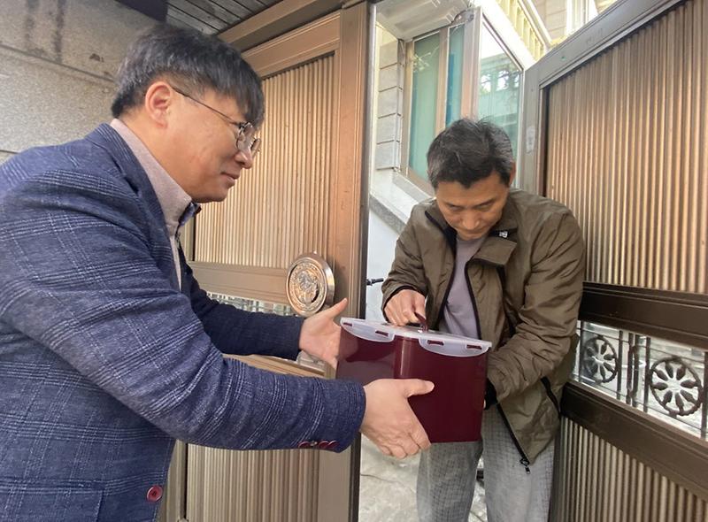 9가정1동_지역사회보장협체,_김장김치_나눔_행사_실시(2).jpg 이미지
