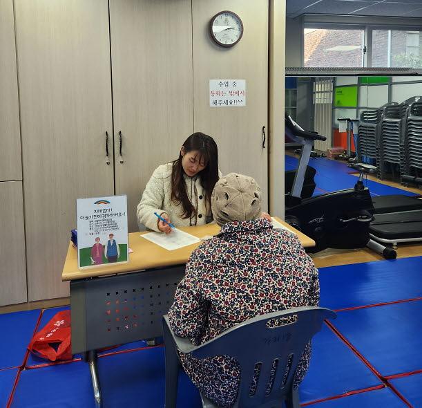 2인천_서구,_치매안심센터_이동분소_운영으로_치매예방_강화(1).jpg 이미지