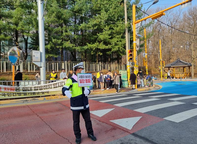 2인천서구,_능내초_등굣길_교통안전_기관합동_캠페인_실시(2).jpg 이미지