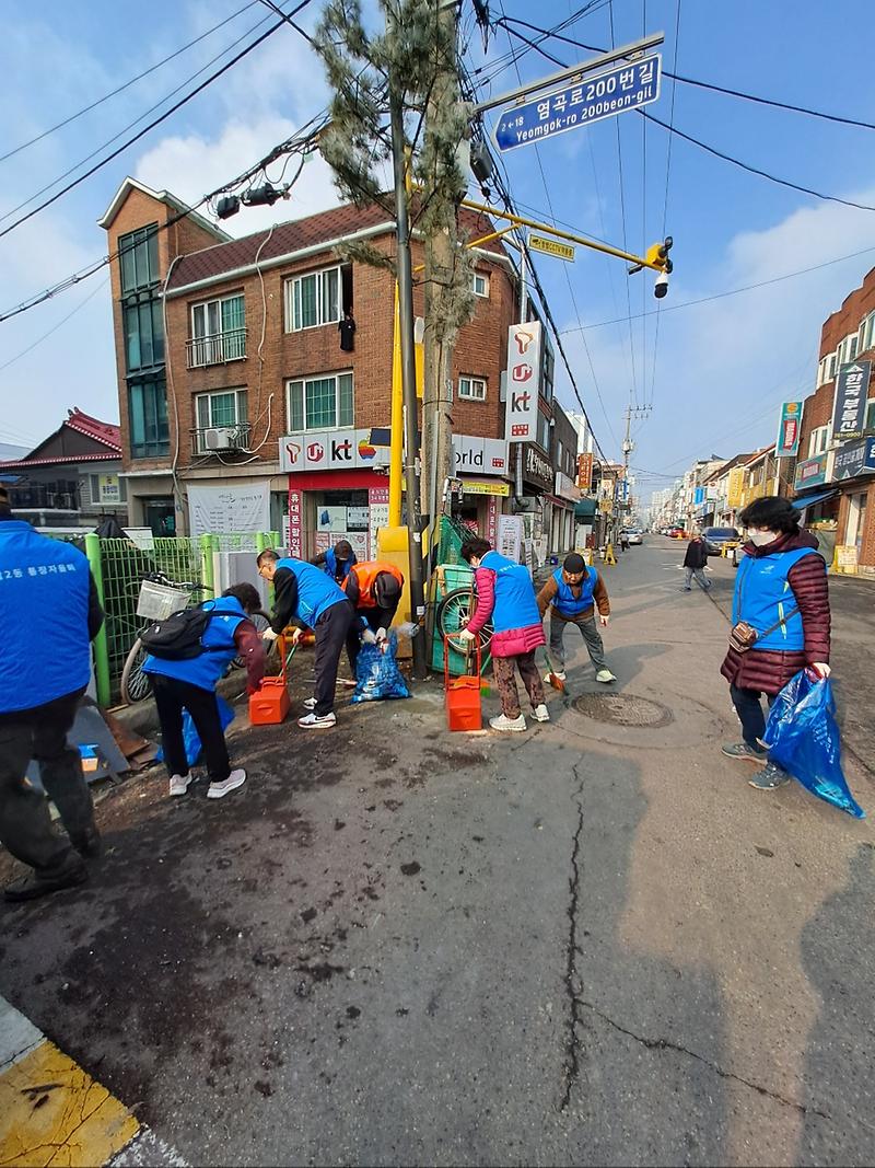2석남2동,_통장자율회,_환경공무관과_함께하는_클린업데이_마을_대청소_실시(3).jpg 이미지