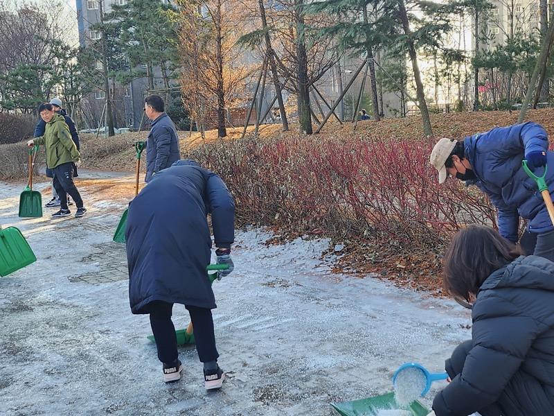 3청라3동,_새해맞이_클린업데이_및_긴급_제설작업_실시(1).jpg 이미지