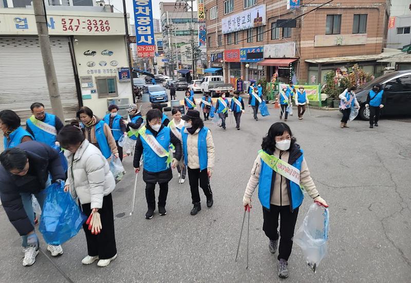 3가좌2동,_2024년_새봄맞이_대청결운동_실시(2).jpg 이미지
