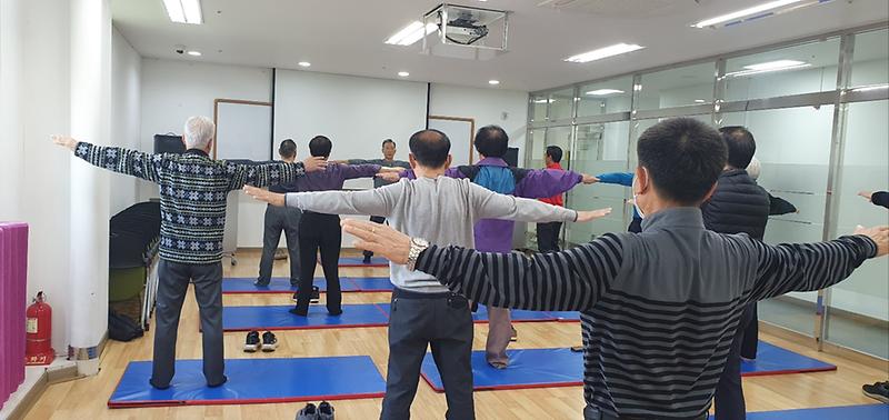 4석남건강생활지원센터,_중장년_아버지_활력충전!_건강교실_운영(2).jpg 이미지