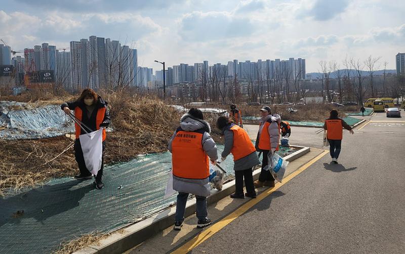 5아라동_통장자율회_새봄맞이_대청결운동_실시(1).jpg 이미지