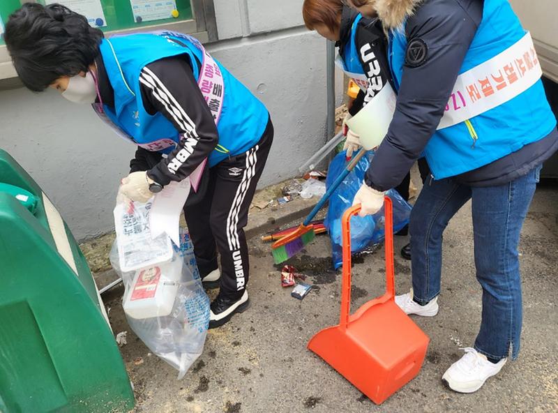 5가정3동_통장자율회,_새봄맞이_환경정비_및_청소하기_캠페인_실시(2).jpg 이미지