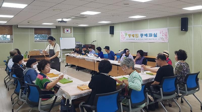 6인천_서구보건소_완정건강생활지원센터,_꿈꾸는_금손,_장애인_공예_교실_운영(2).jpg 이미지