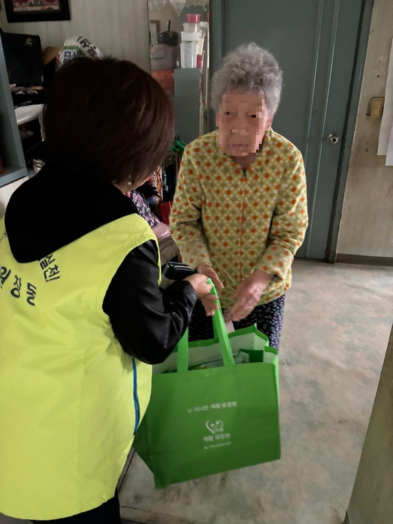 6신현원창동_지역사회보장협의체,_행복나눔_사랑꾸러미_사업_추진(2).jpg 이미지
