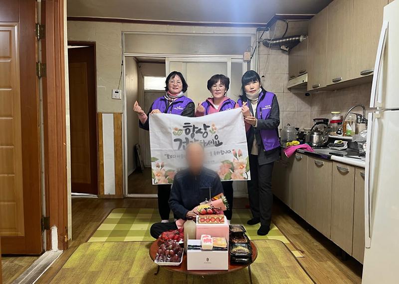 7석남2동_지역사회보장협의체,_독거어르신께_찾아가는_생신상_전달(1).jpg 이미지