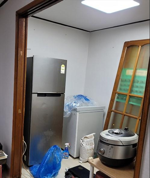 8가좌1동,_독거노인_가구_쓰레기집_청소,_사회안전문화재단과_함께하는_따뜻한_나눔(청소후).jpg 이미지