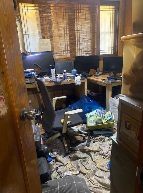 8가좌1동,_독거노인_가구_쓰레기집_청소,_사회안전문화재단과_함께하는_따뜻한_나눔(청소전).jpg 이미지