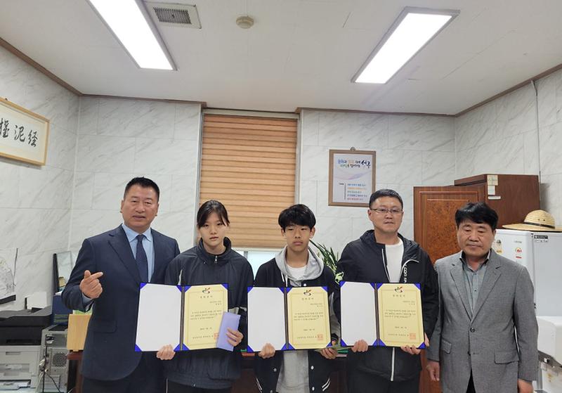 9불로대곡동_체육회,_체육_특기_장학생_장학금_전달(1).jpg 이미지