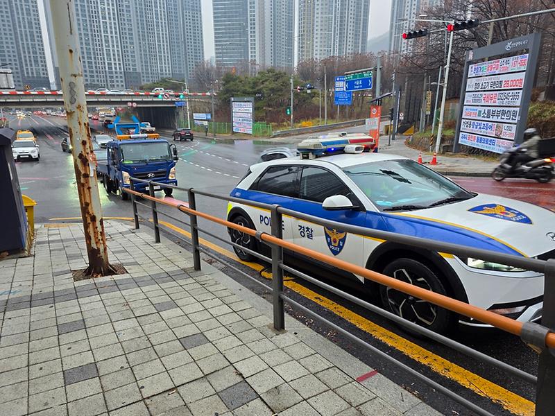 1._인천_서구,_겨울철_폭설_및_도로_결빙_대비_경찰_합동_도로_안전_훈련_실시.jpg 이미지