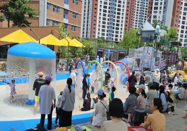 1인천_서구,_‘우리동네_워터파크’_10개_공원_물놀이장_개장2.png 이미지